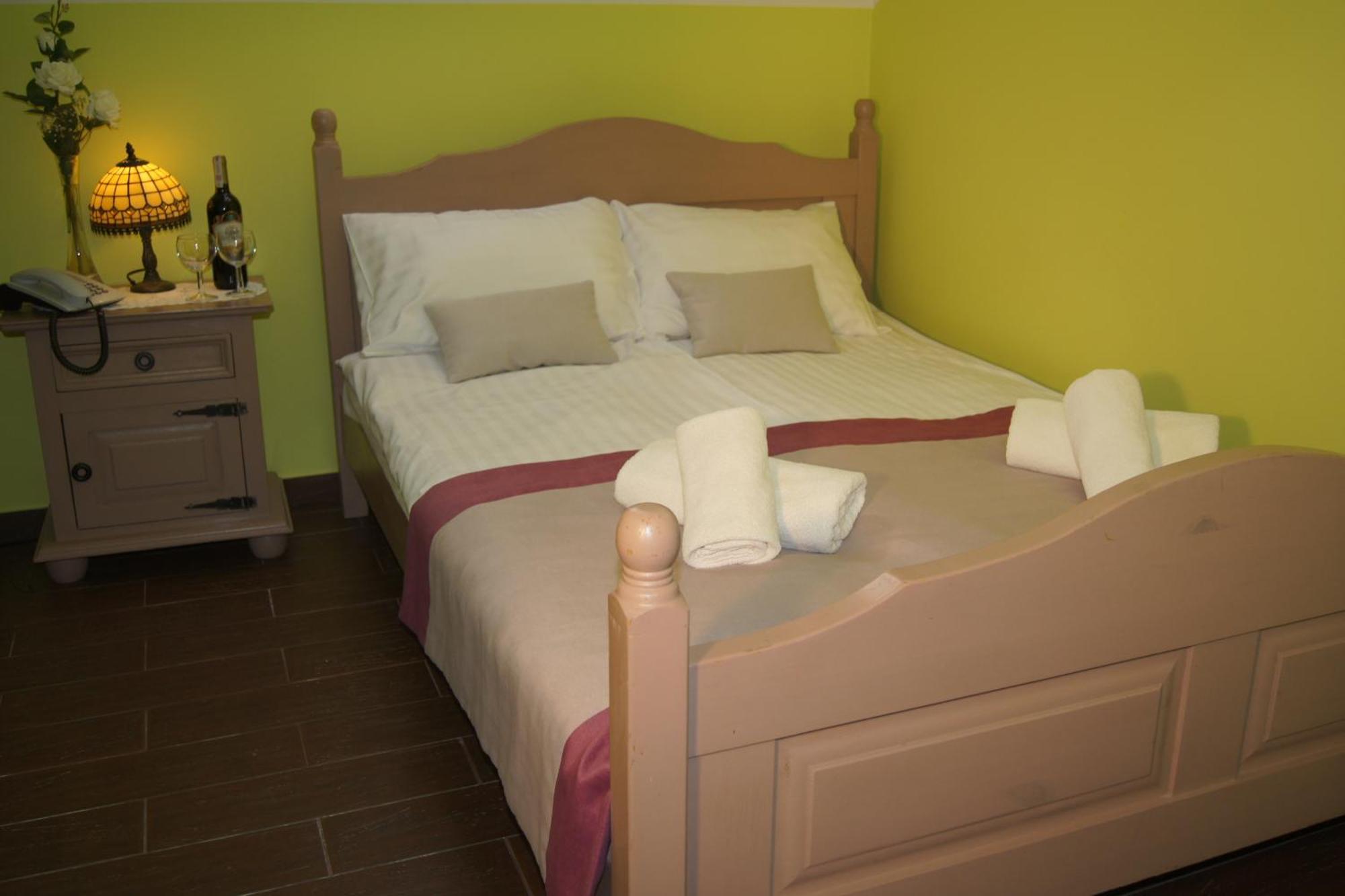 Hotel Pod Herbem -Pokoje Ozonowane Bialystok Phòng bức ảnh
