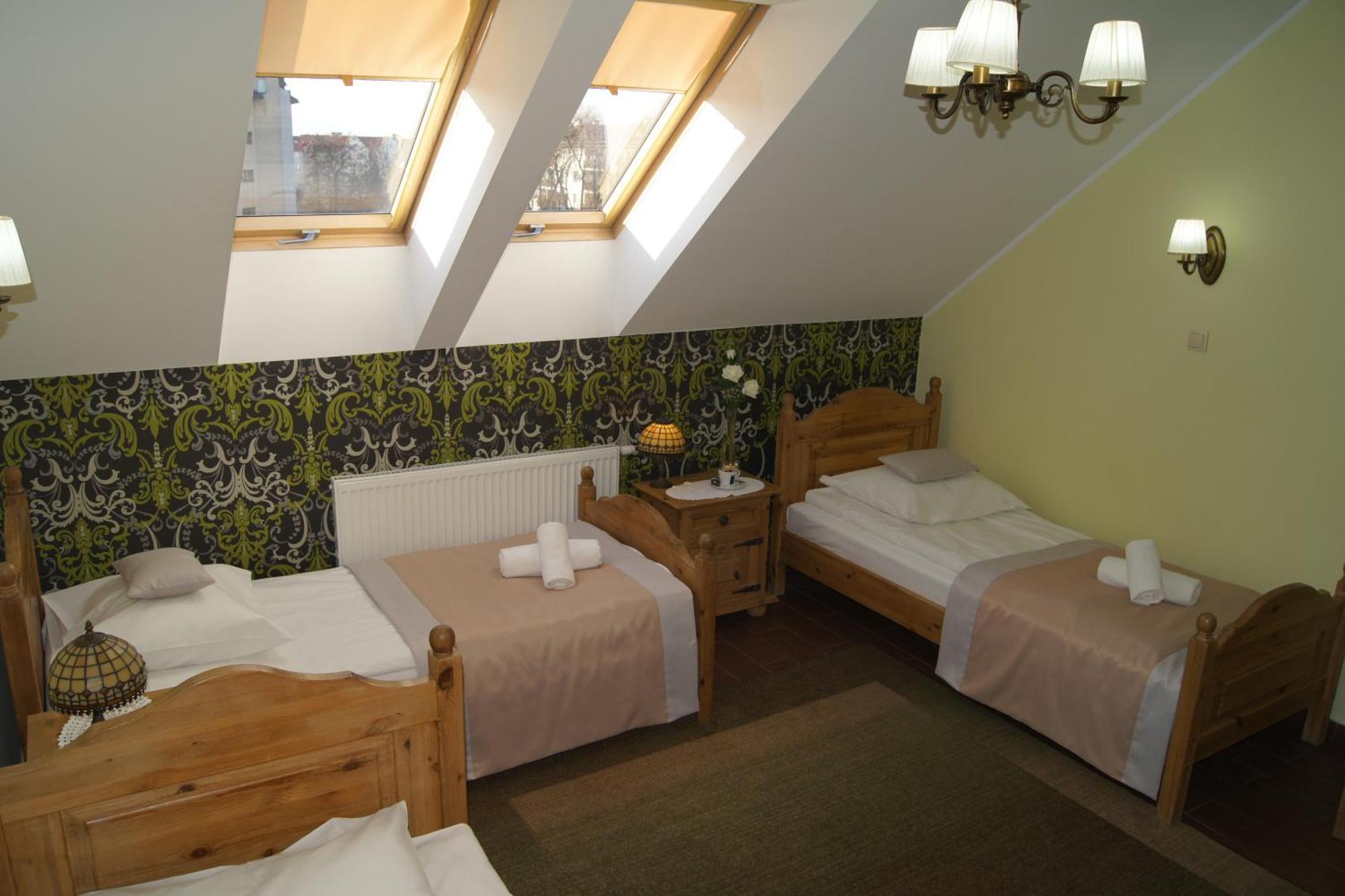 Hotel Pod Herbem -Pokoje Ozonowane Bialystok Phòng bức ảnh