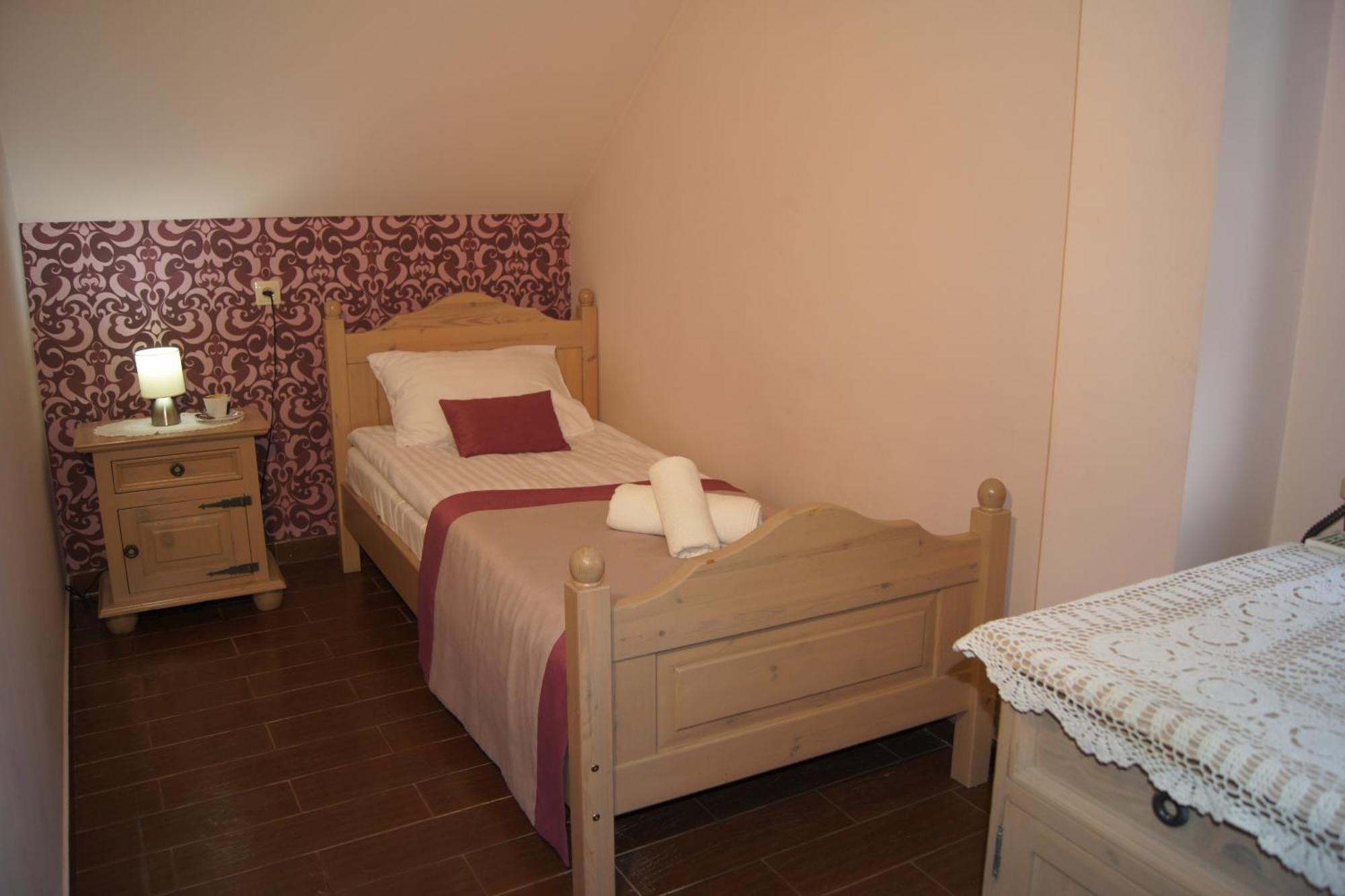 Hotel Pod Herbem -Pokoje Ozonowane Bialystok Phòng bức ảnh