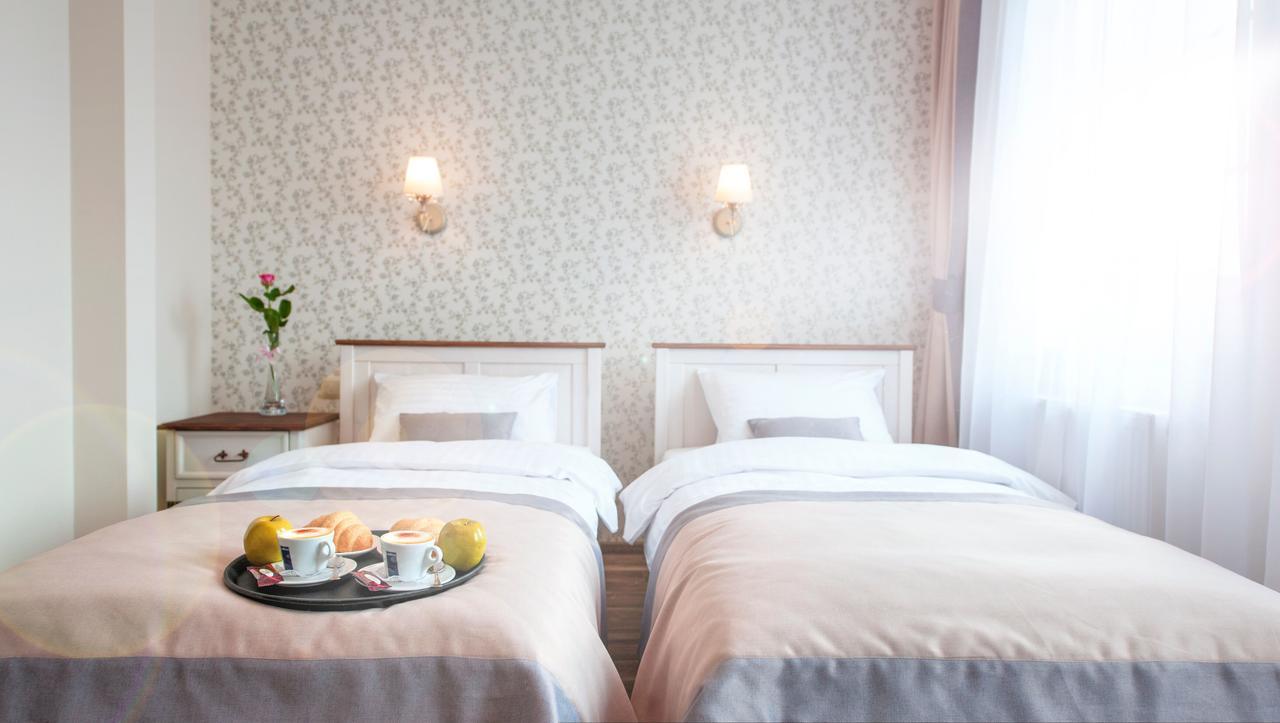 Hotel Pod Herbem -Pokoje Ozonowane Bialystok Ngoại thất bức ảnh