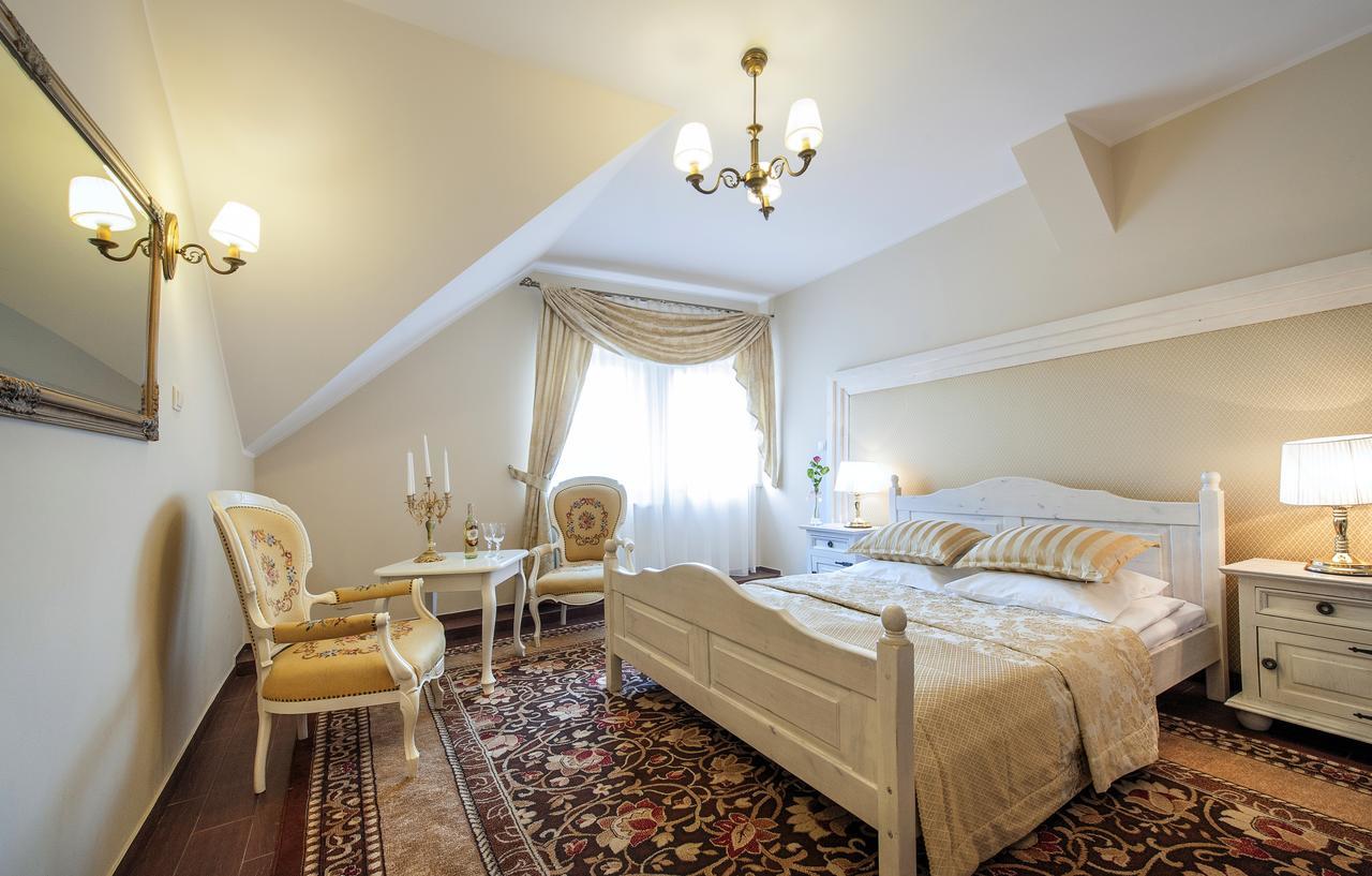 Hotel Pod Herbem -Pokoje Ozonowane Bialystok Ngoại thất bức ảnh